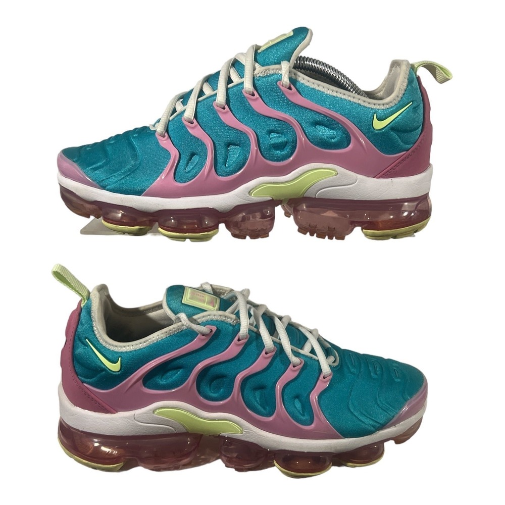 NIKE VAPORMAX PLUS womens 8.5 EASTER GB-9